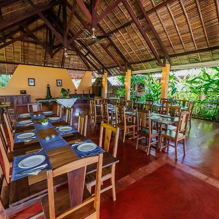 Sakatia Lodge Ampasimena Екстер'єр фото